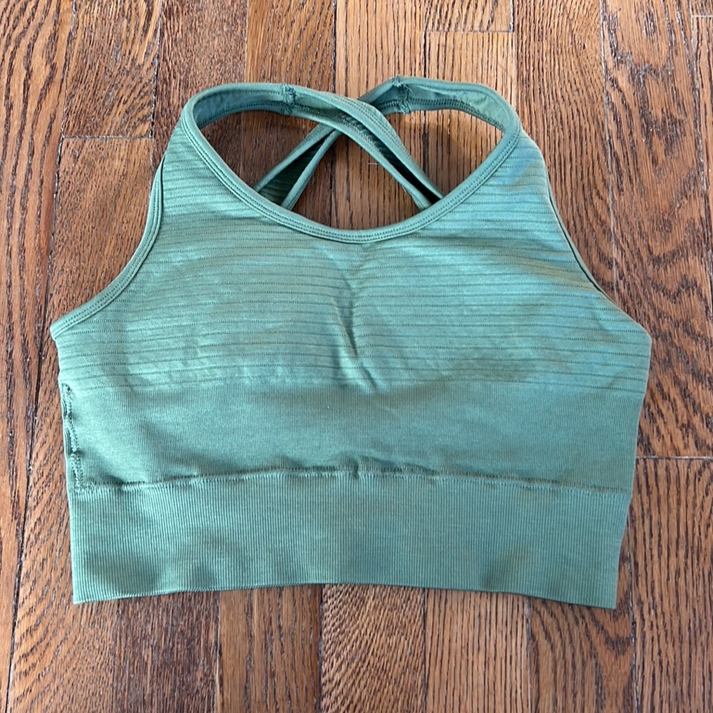 Alphalete sports bra
